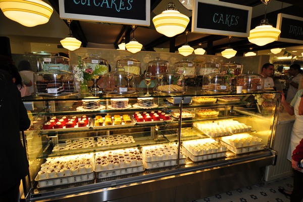 Magnolia Bakery Opening